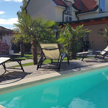 Ferienhaus アペートロン エクステリア 写真